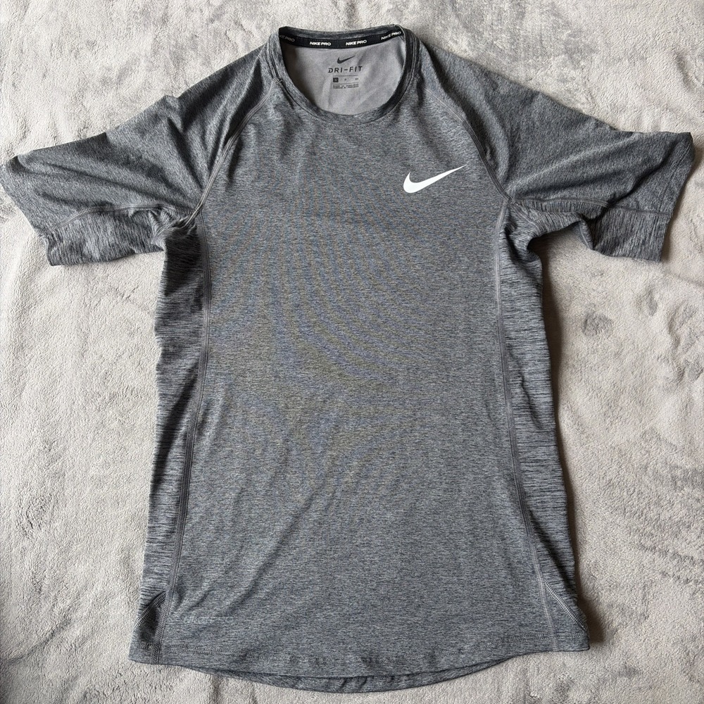 Nike Pro Dri-Fit Slim Fit Men's Gray Breathable Lightweight Training T-Shirt S